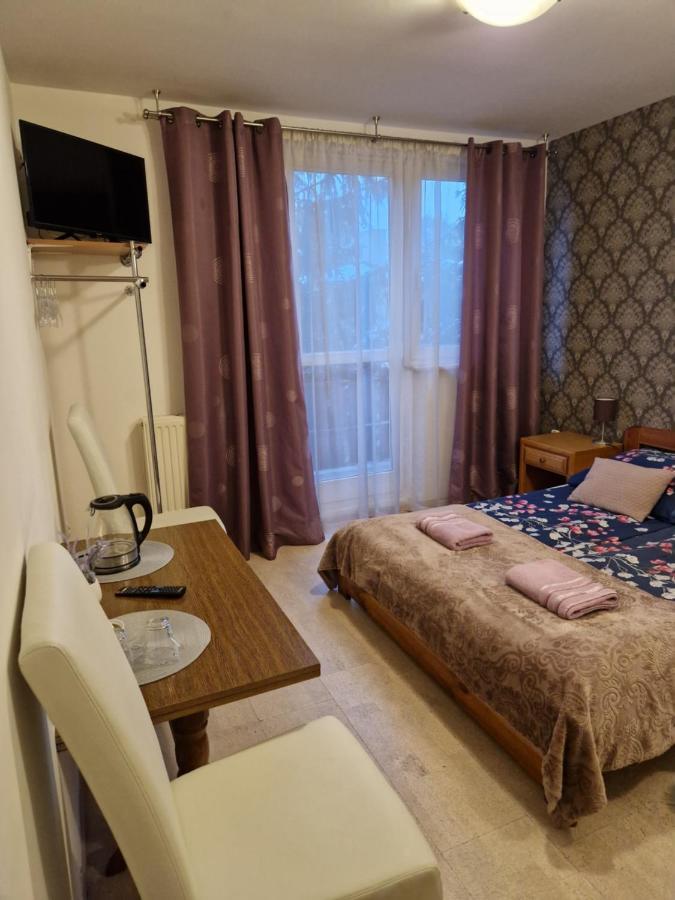 Zajazd Lesny Tuszyn Exterior foto