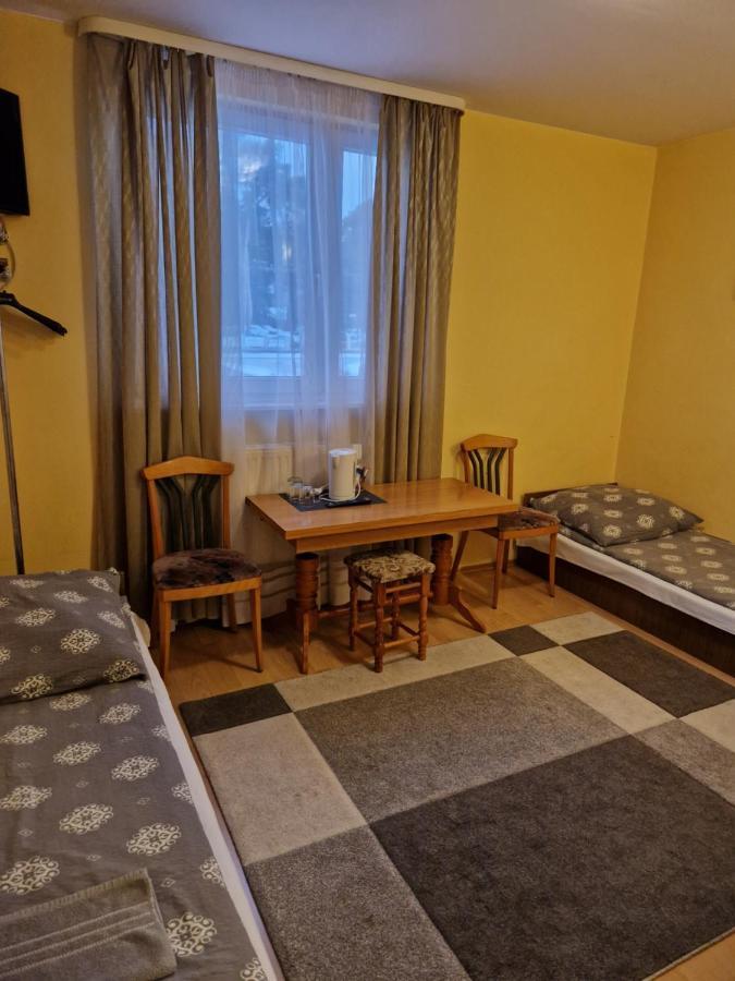 Zajazd Lesny Tuszyn Exterior foto